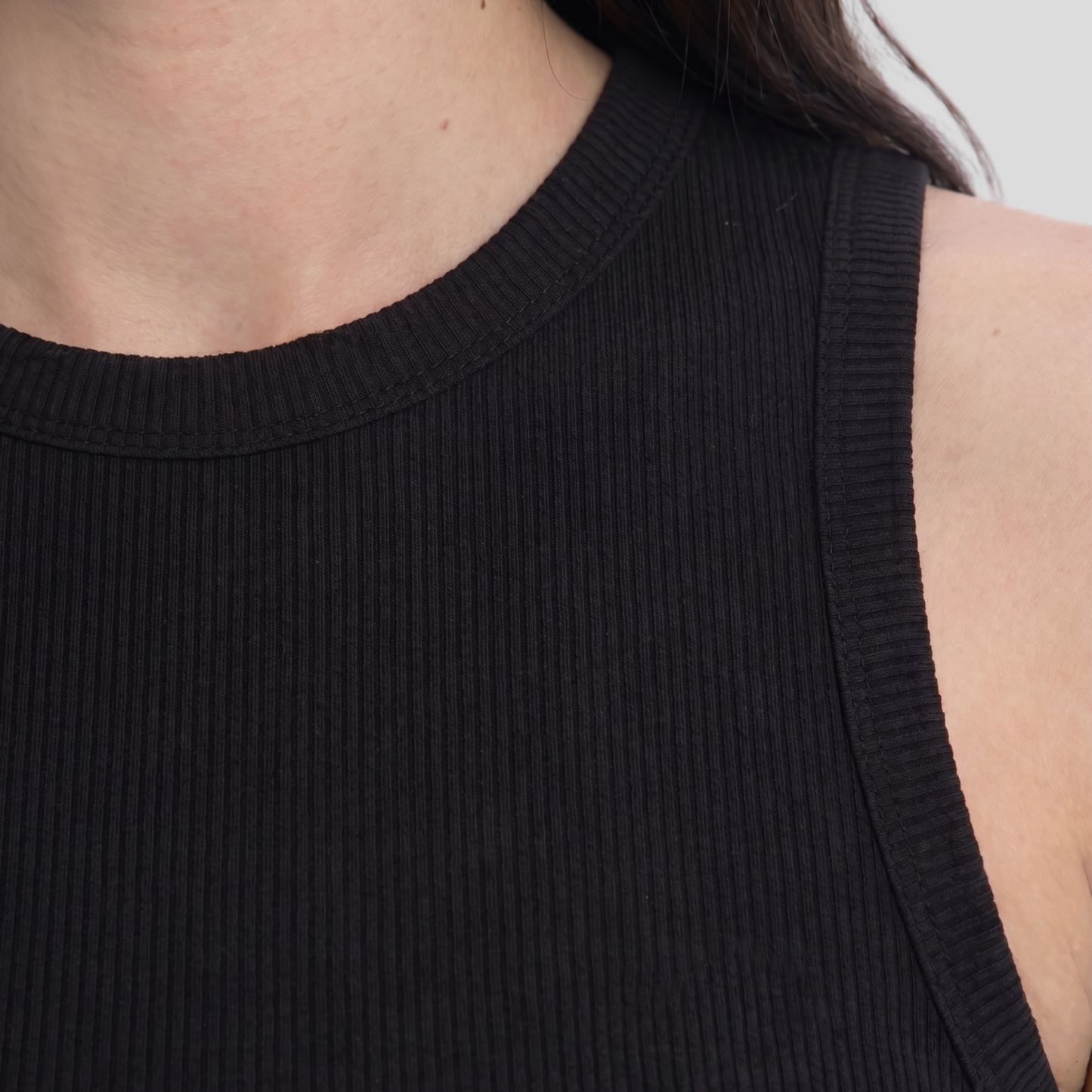 Women Crewneck Ribbed Tank Top - Black